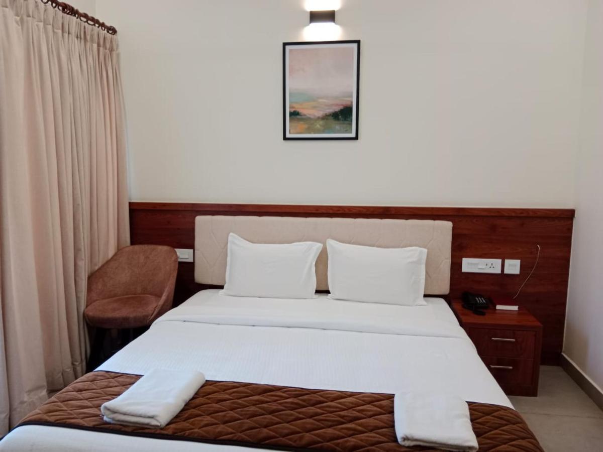 Royalton Residency Hotel Mundakayam Exterior photo
